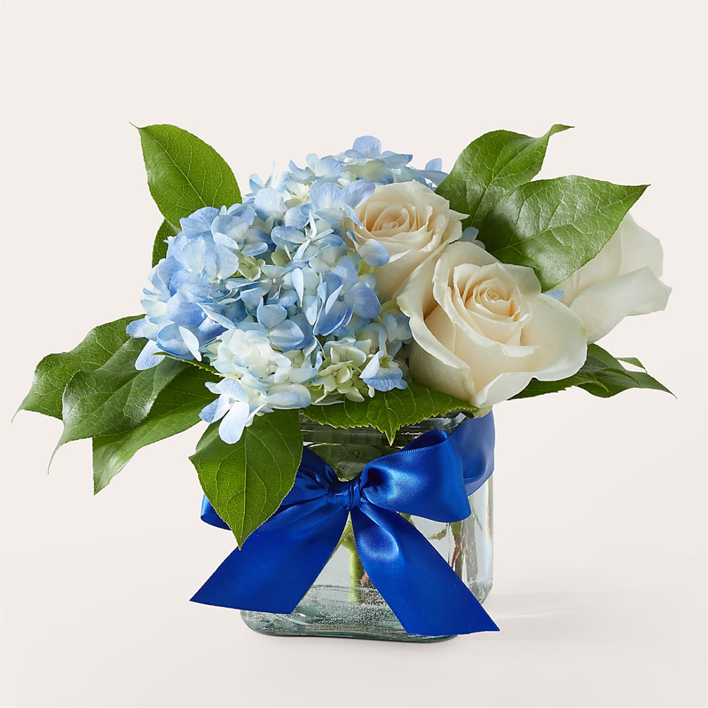 Sky Blue Delight Bouquet – Flowers Y Detallitos Analy, Durham NC