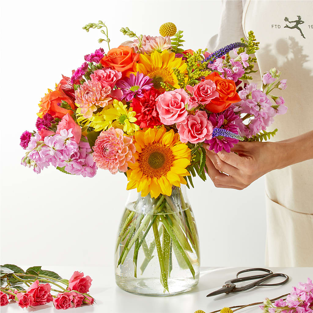 Cue the Confetti - A Florist Original – Flowers Y Detallitos Analy, Durham NC