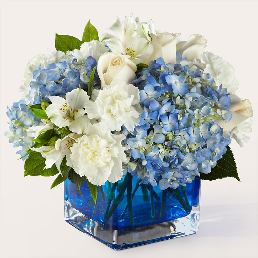 Soothing Waters Bouquet – Flowers Y Detallitos Analy, Durham NC