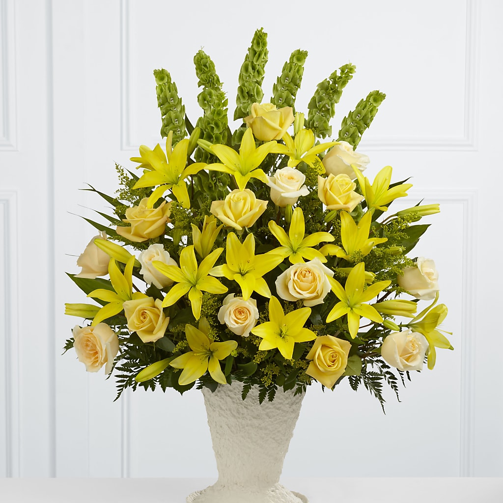 Golden Memories Arrangement – Flowers Y Detallitos Analy, Durham NC