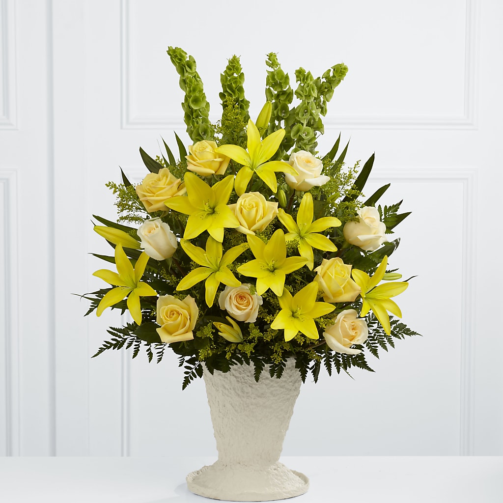 Golden Memories Arrangement – Flowers Y Detallitos Analy, Durham NC