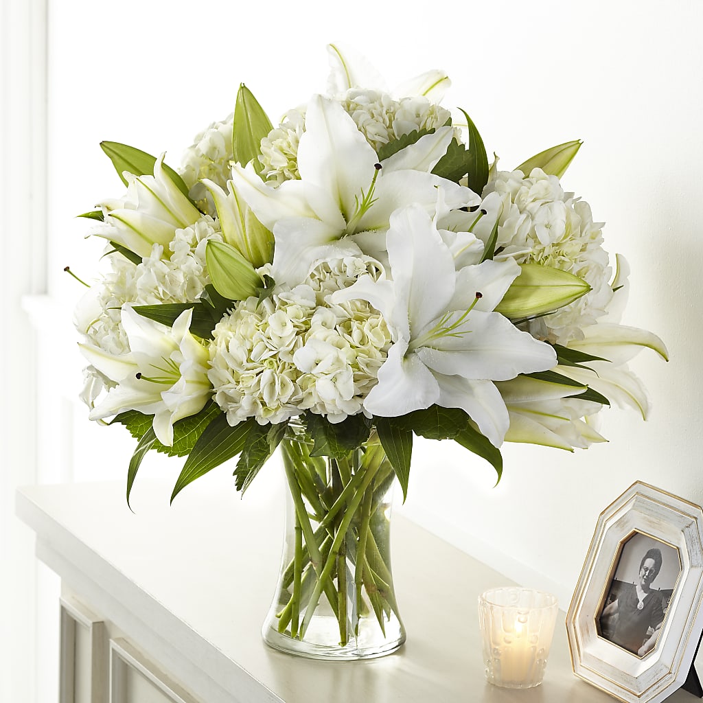Compassionate Lily Bouquet – Flowers Y Detallitos Analy, Durham NC
