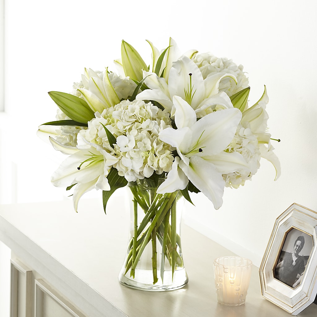 Compassionate Lily Bouquet – Flowers Y Detallitos Analy, Durham NC