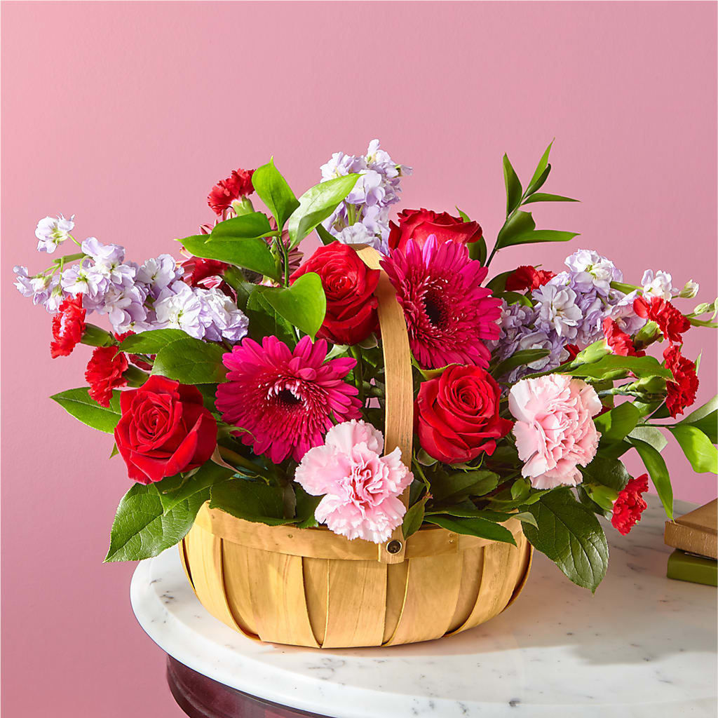 Pink Picnic Basket – Flowers Y Detallitos Analy, Durham NC
