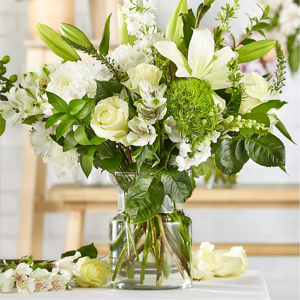 Classic Ivory – A Florist Original – Flowers Y Detallitos Analy, Durham NC