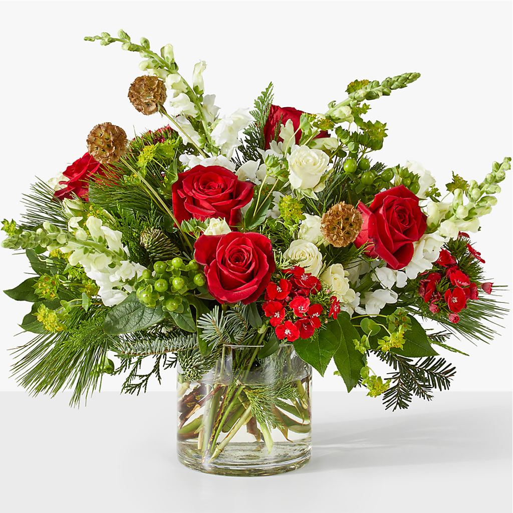 Deck the Halls Bouquet – Flowers Y Detallitos Analy, Durham NC