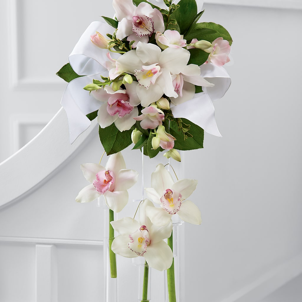 Perfect Entrance Pew Arrangement – Flowers Y Detallitos Analy, Durham NC