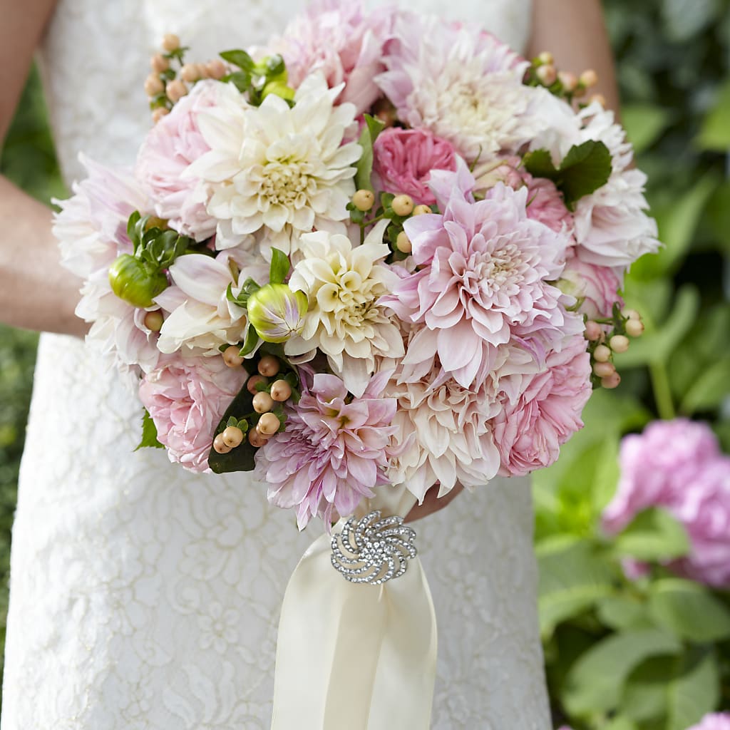 Heart's Promise Bouquet – Flowers Y Detallitos Analy, Durham NC