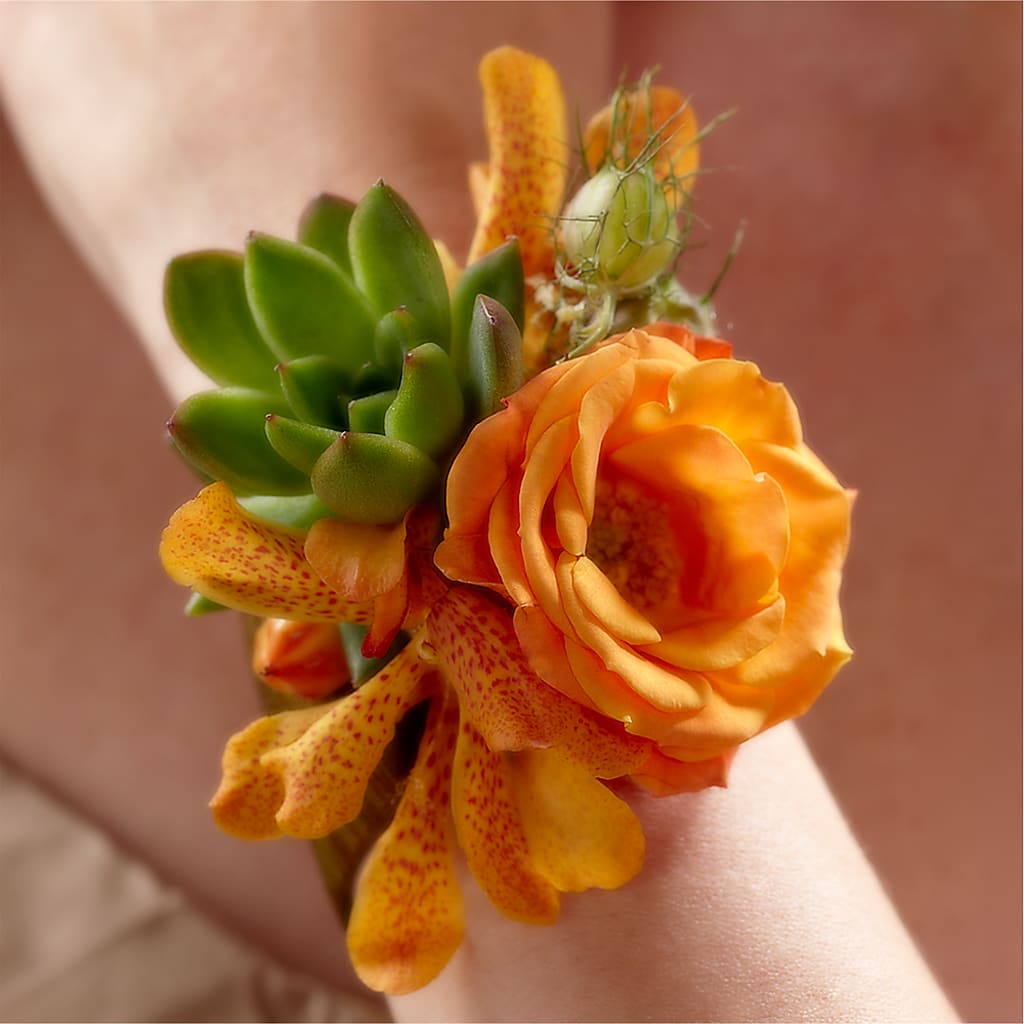 Irresistible Love Wrist Corsage – Flowers Y Detallitos Analy, Durham NC