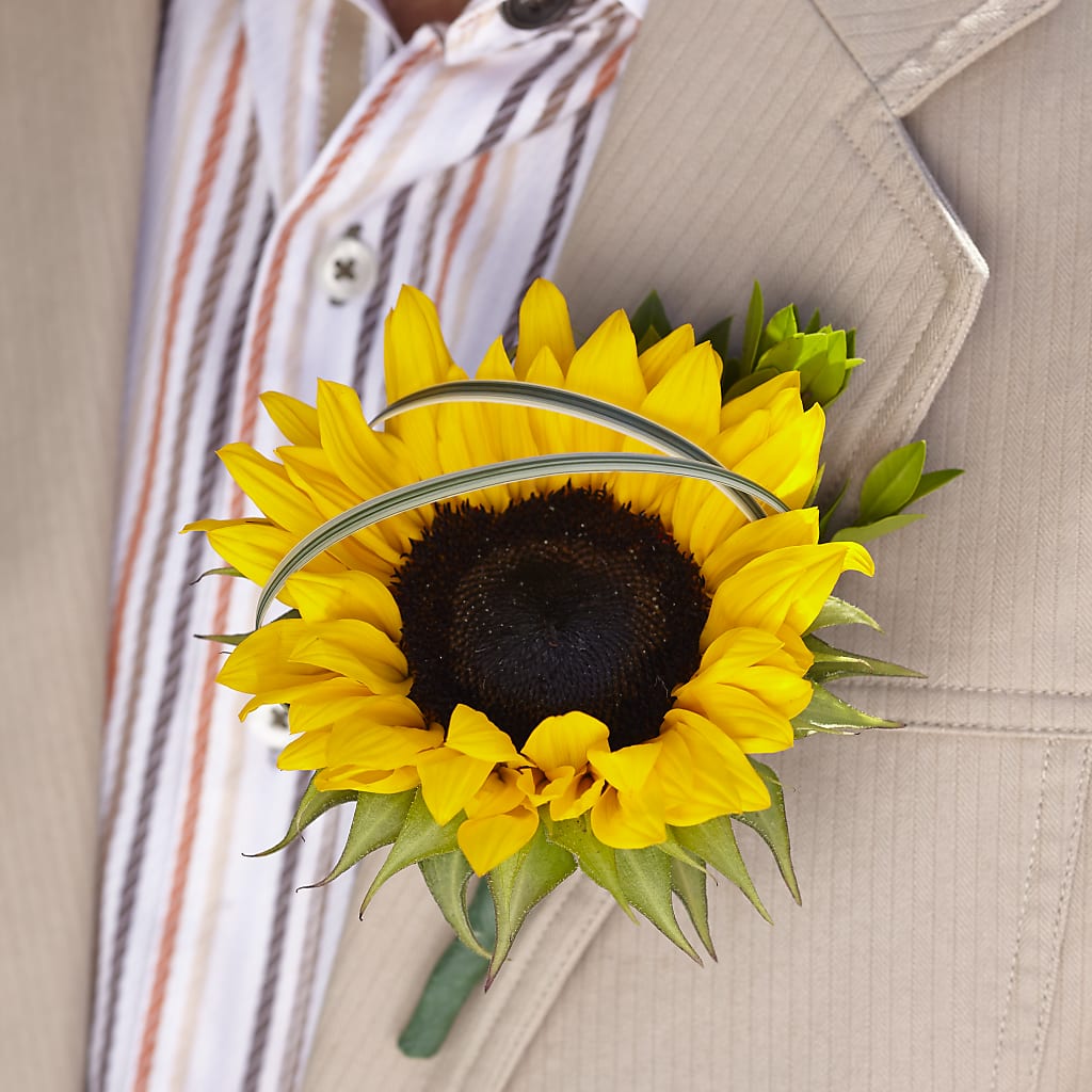 Free Spirit Boutonniere – Flowers Y Detallitos Analy, Durham NC