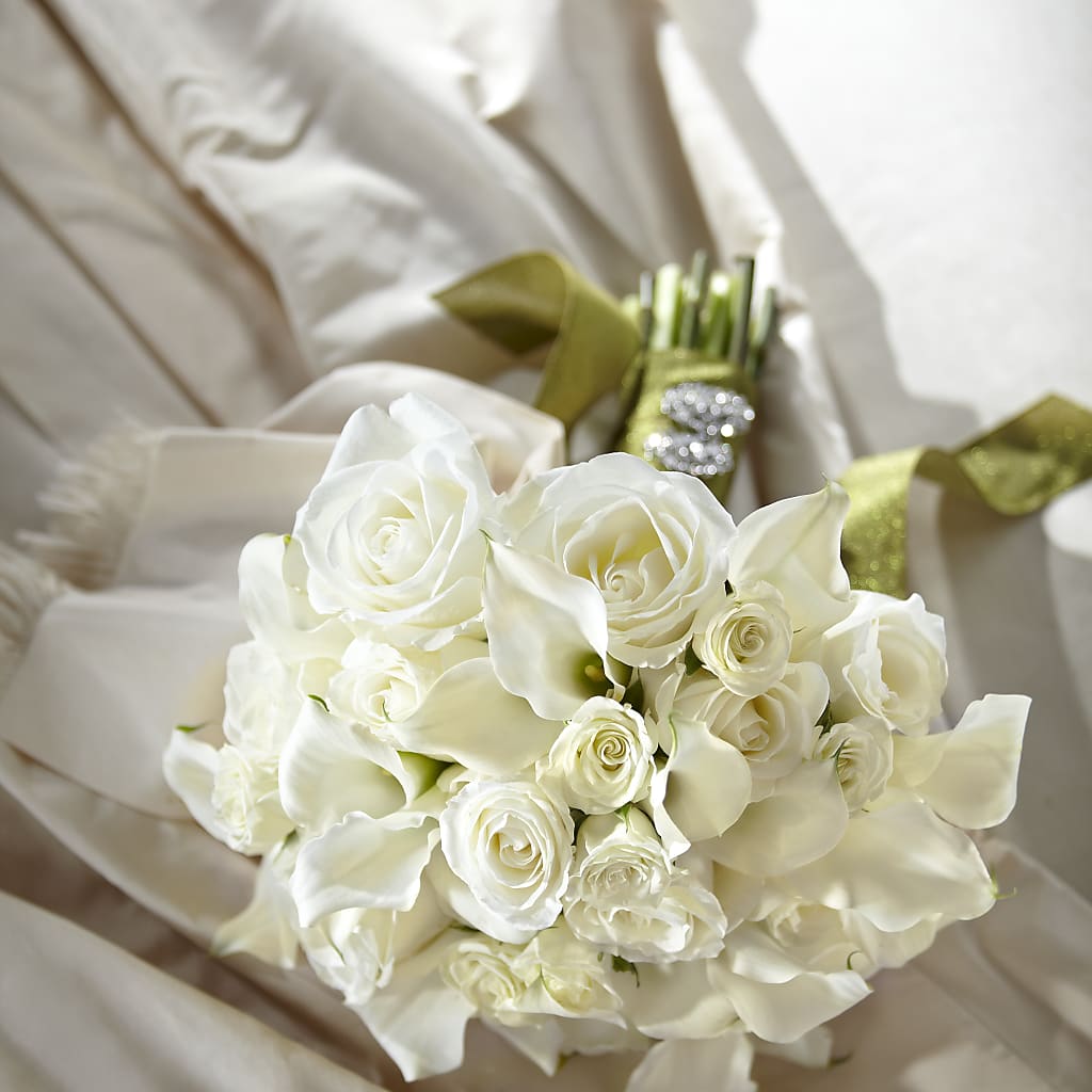 Serene Highness Bouquet – Flowers Y Detallitos Analy, Durham NC