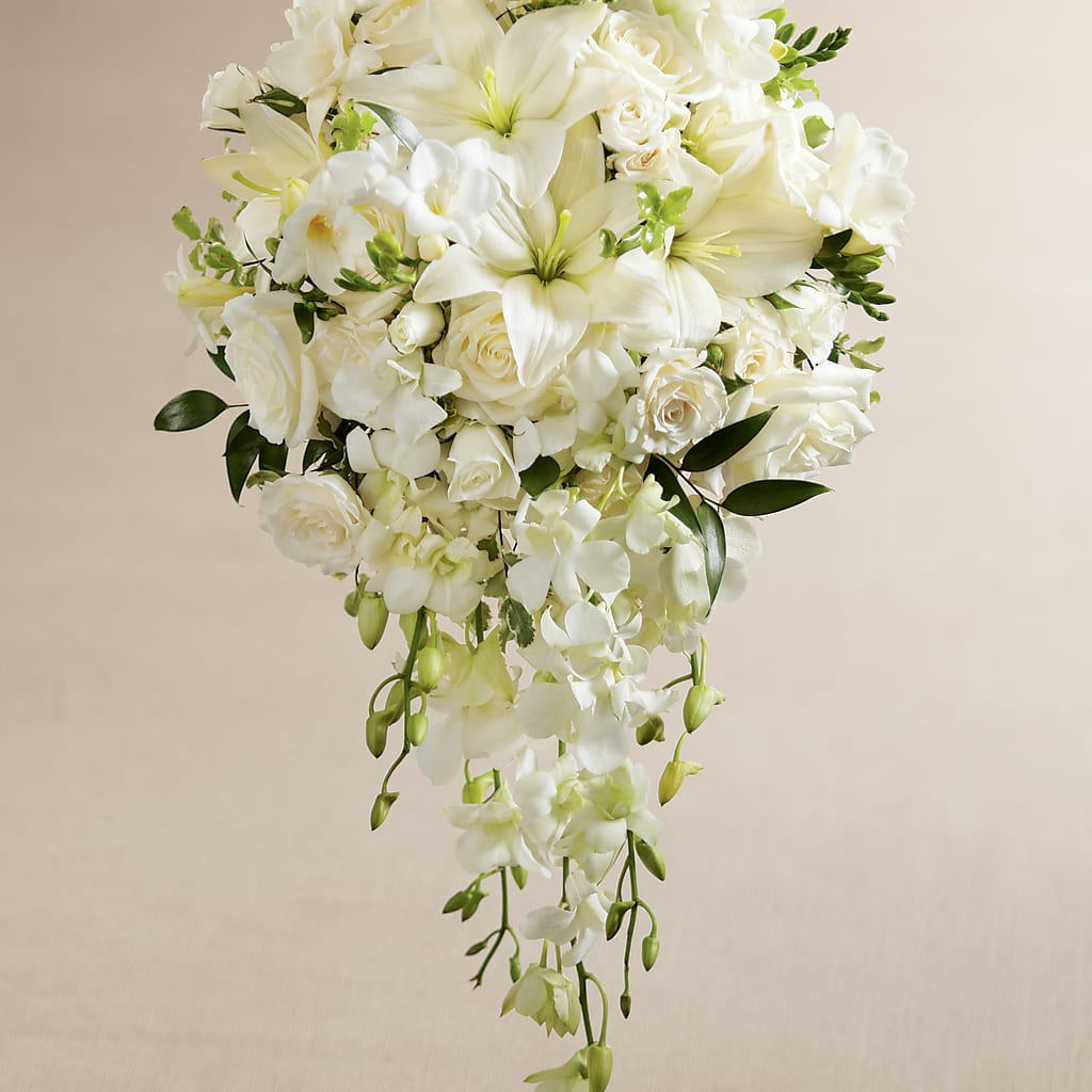 White Wonders Bouquet – Flowers Y Detallitos Analy, Durham NC