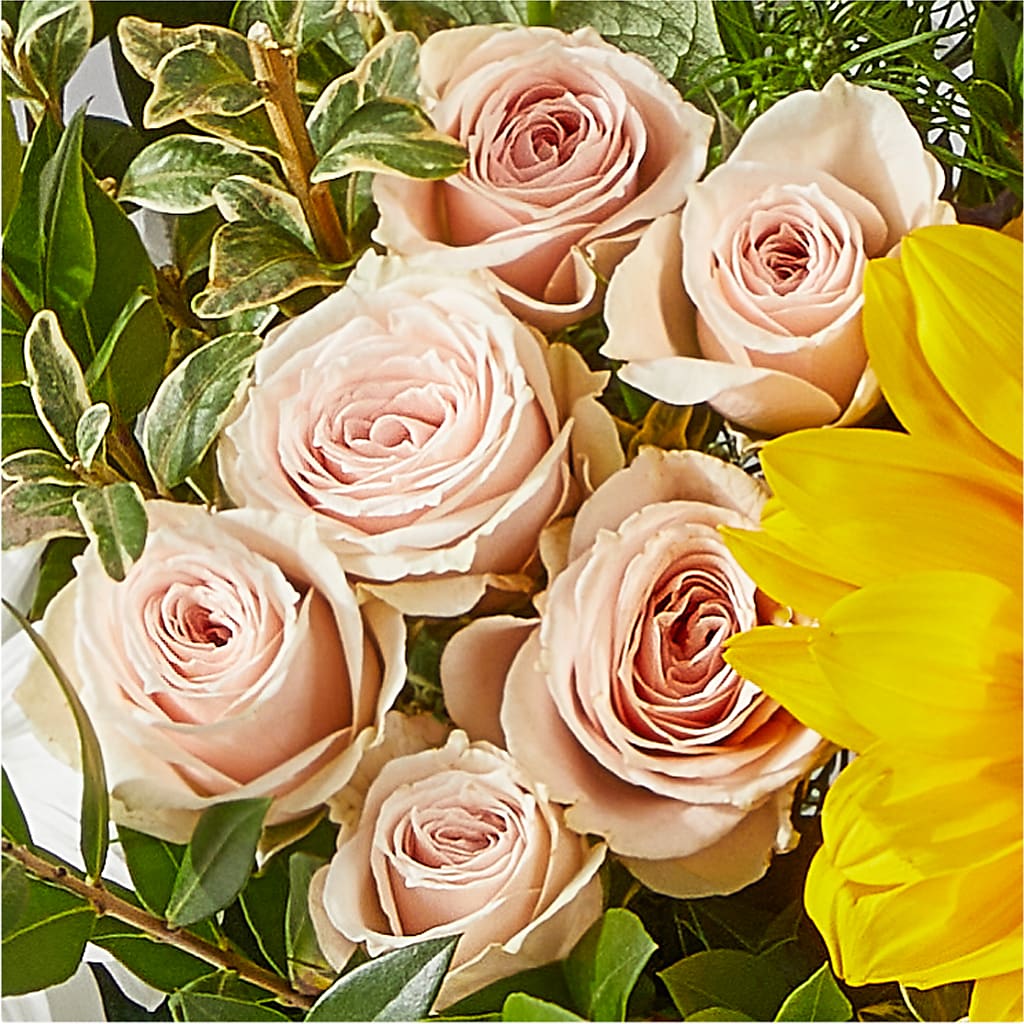 The Good Life Bouquet –  Flowers Y Detallitos Analy, Durham NC