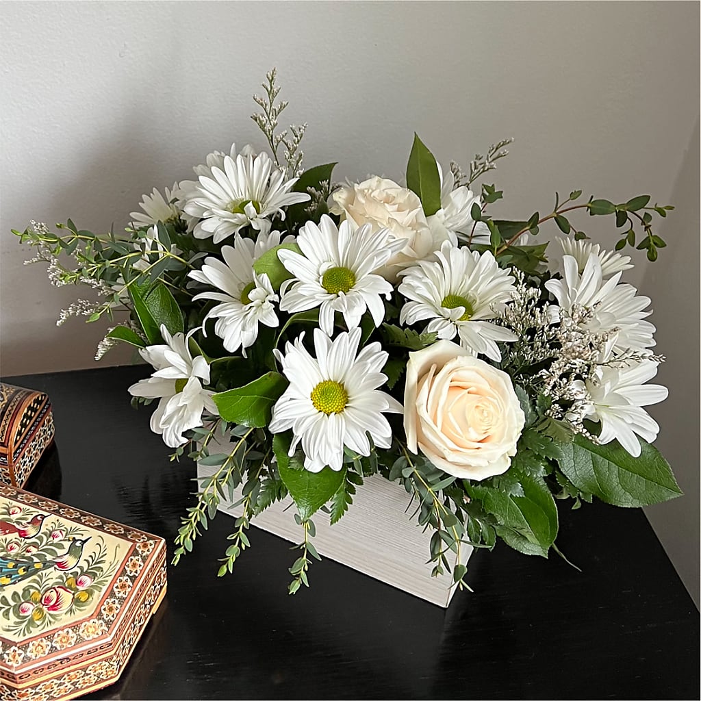 Fresh Linen Box Bouquet –  Flowers Y Detallitos Analy, Durham NC