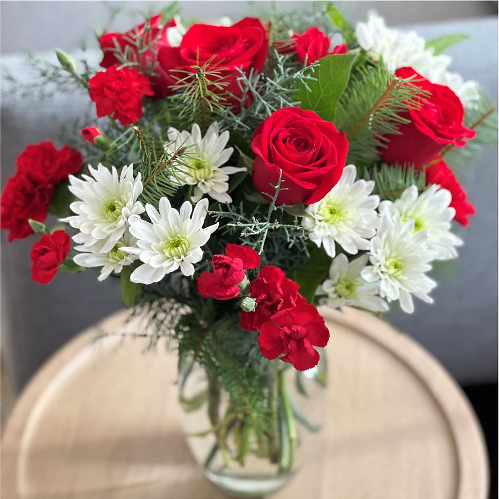 Seasonal Magic Bouquet –  Flowers Y Detallitos Analy, Durham NC