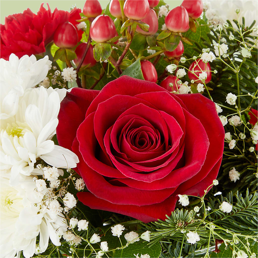 Chance of Flurries Bouquet –  Flowers Y Detallitos Analy, Durham NC