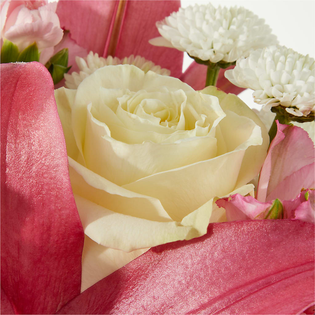 Piece of Cake Bouquet –  Flowers Y Detallitos Analy, Durham NC