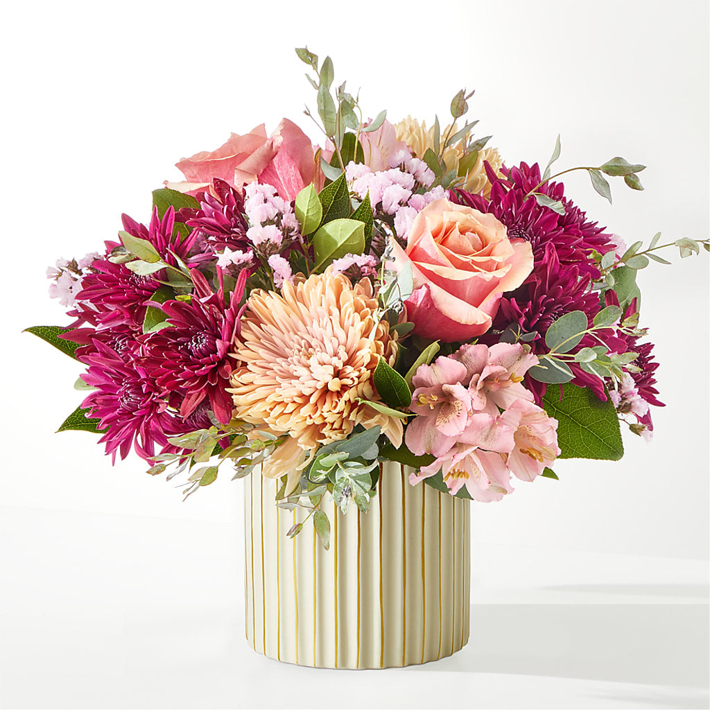 Berry Cobbler Bouquet with Ivory Vase –  Flowers Y Detallitos Analy, Durham NC